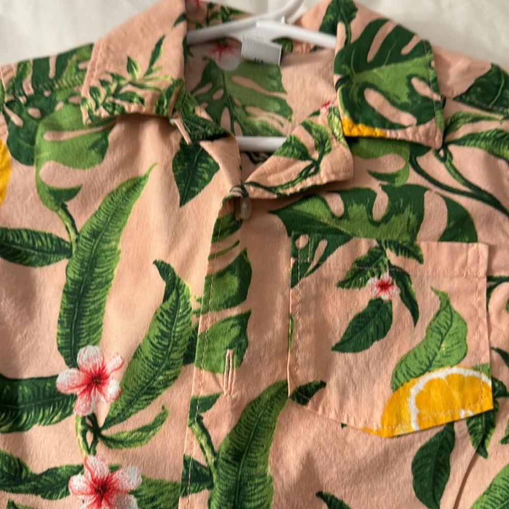 STRETCHTECH button up shirt. Size 2T. New condition. Old Navy. - Picture 2 of 4